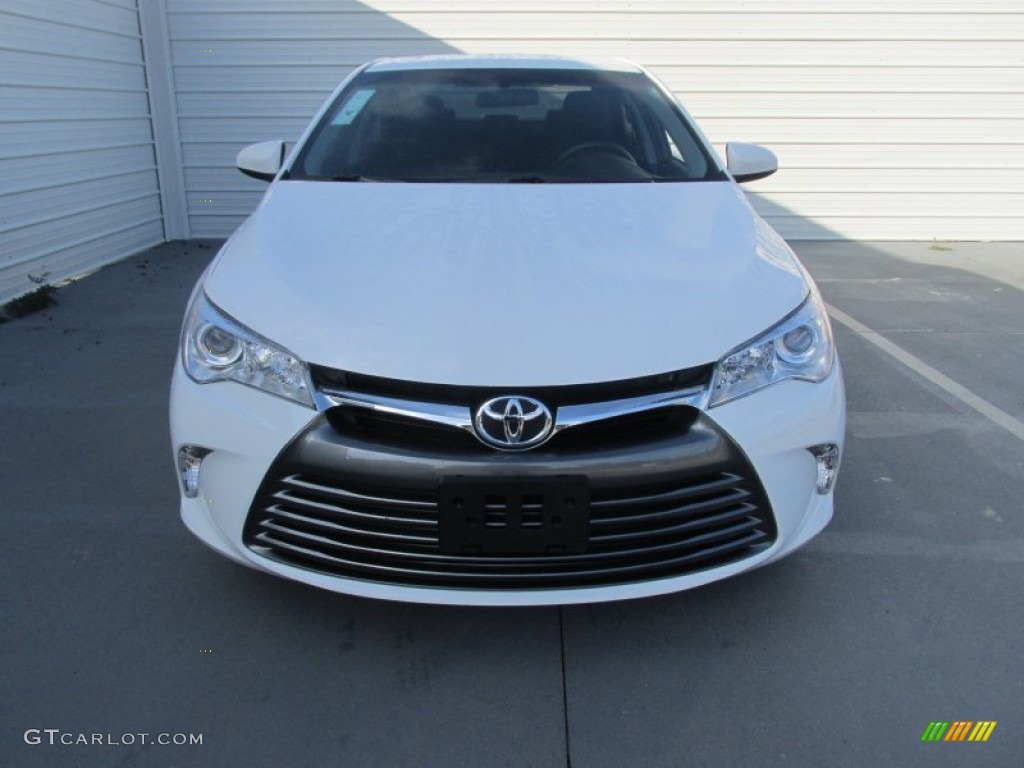 2015 Camry LE - Super White / Black photo #8