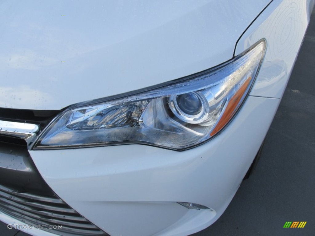 2015 Camry LE - Super White / Black photo #9