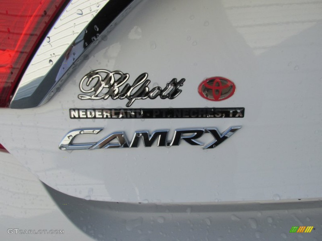 2015 Camry LE - Super White / Black photo #13