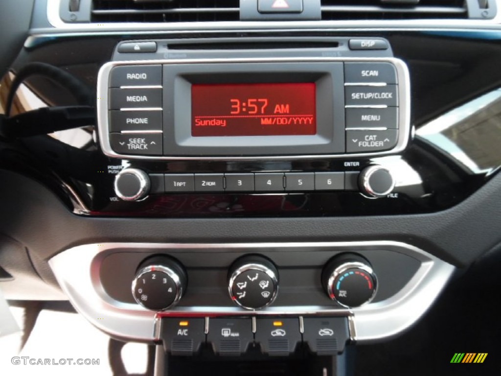 2016 Kia Rio LX Sedan Controls Photo #107274965
