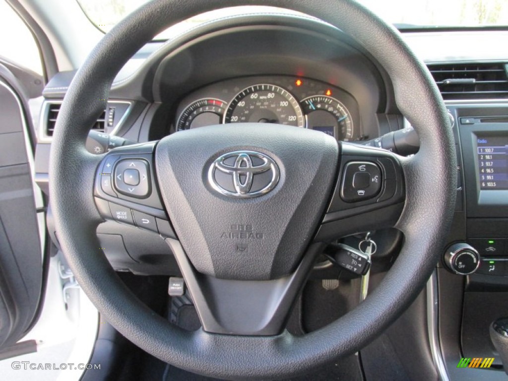 2015 Camry LE - Super White / Black photo #28