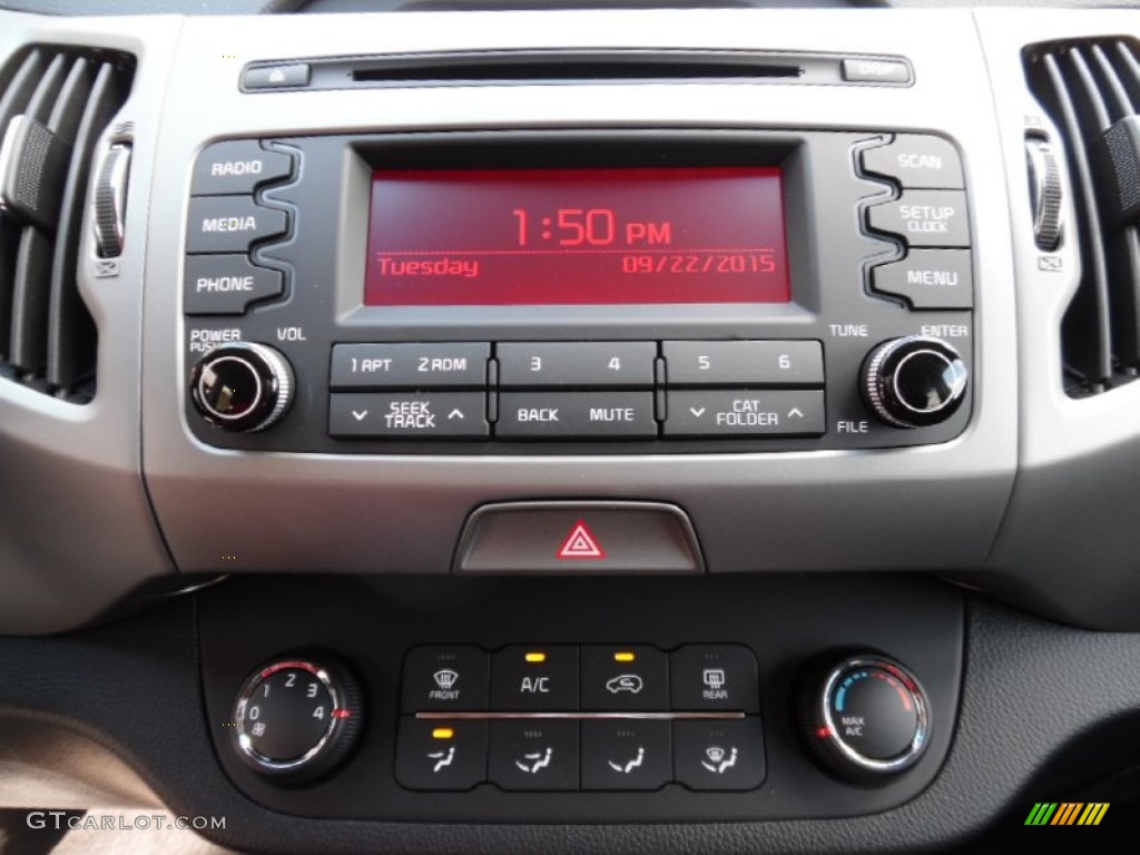 2016 Kia Sportage LX Controls Photo #107275508