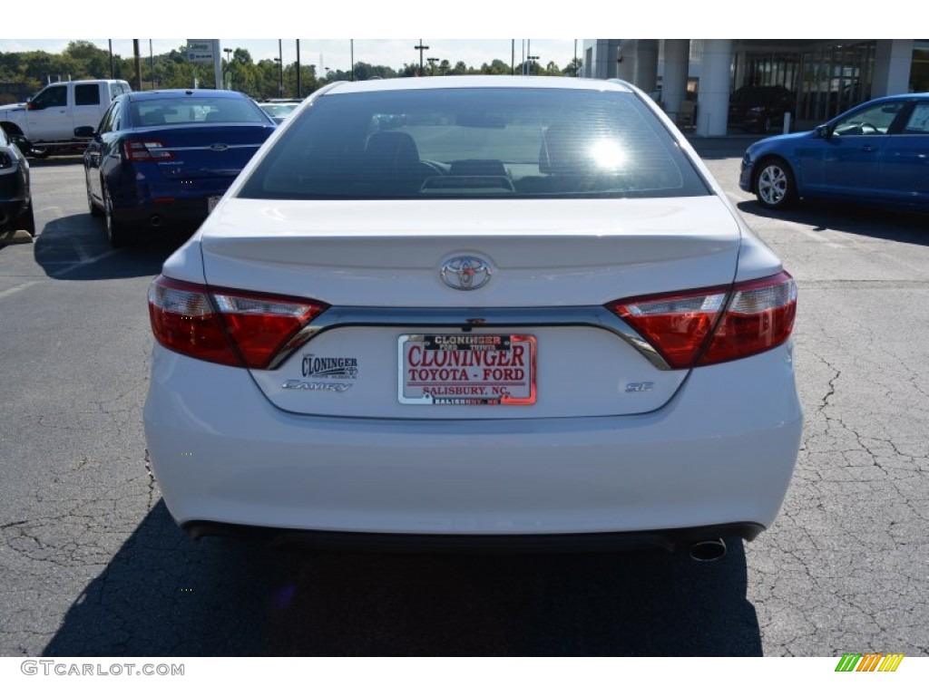 2015 Camry SE - Super White / Ash photo #4