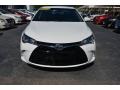 Super White - Camry SE Photo No. 26
