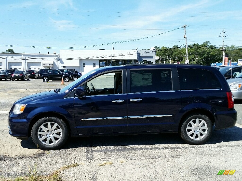 2016 Town & Country Touring - True Blue Pearl / Black/Light Graystone photo #3