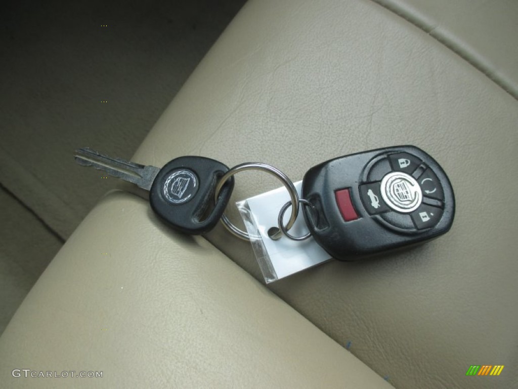 2005 STS V6 - White Diamond / Cashmere photo #38