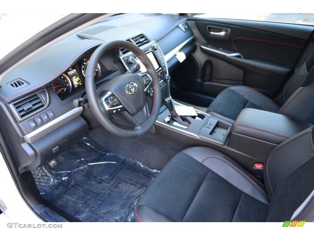 Black Interior 2016 Toyota Camry XSE Photo #107298269