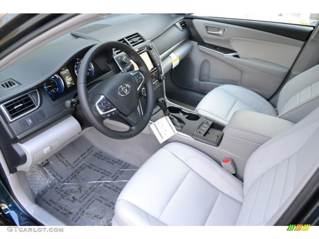 Ash Interior 2016 Toyota Camry Hybrid XLE Photo #107298947