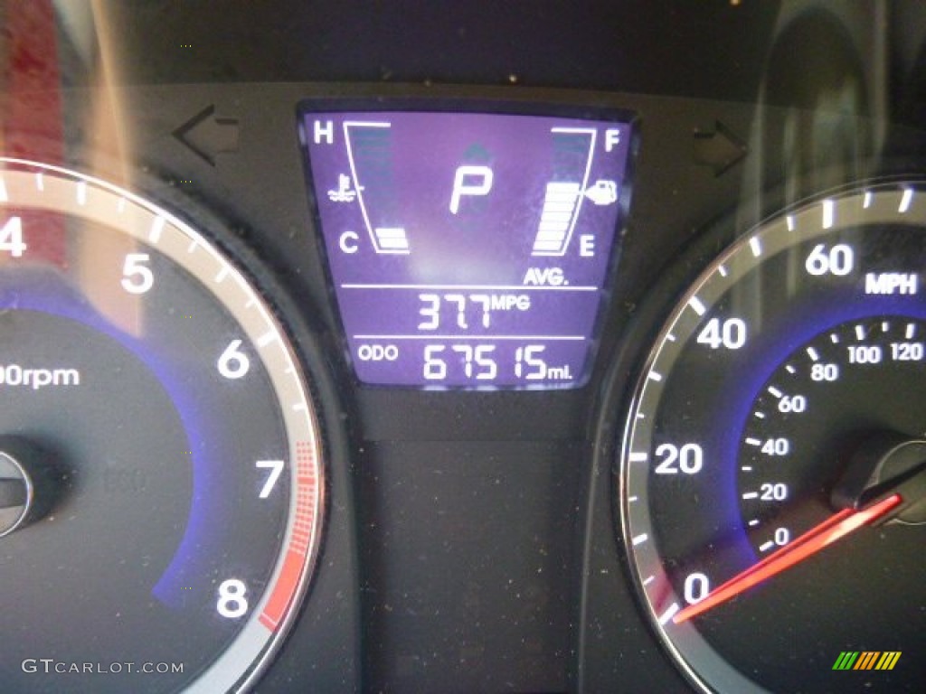 2012 Accent GLS 4 Door - Boston Red / Gray photo #17