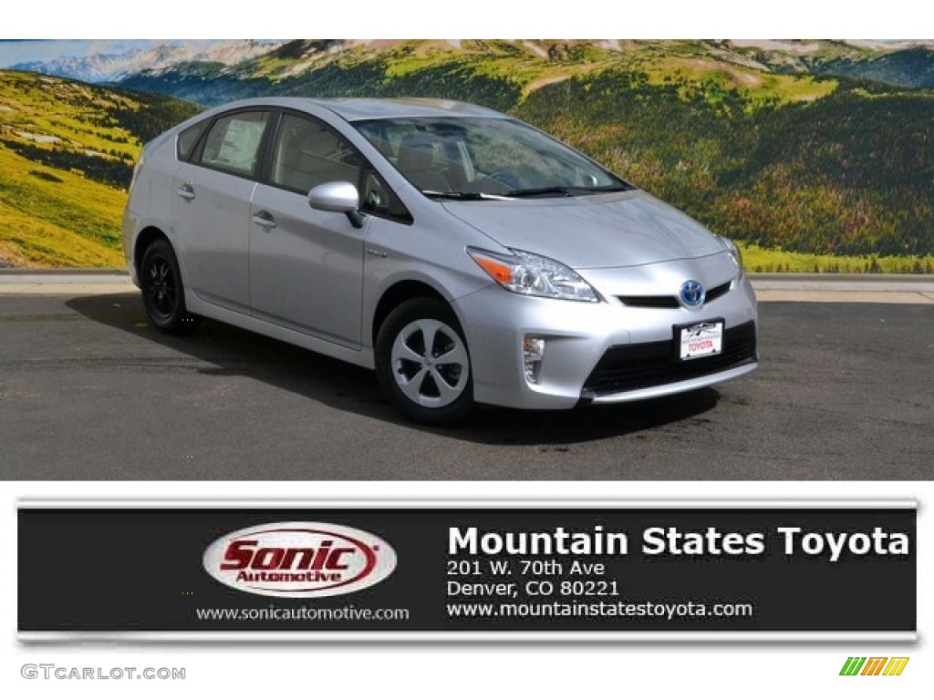 2015 Prius Two Hybrid - Classic Silver Metallic / Misty Gray photo #1