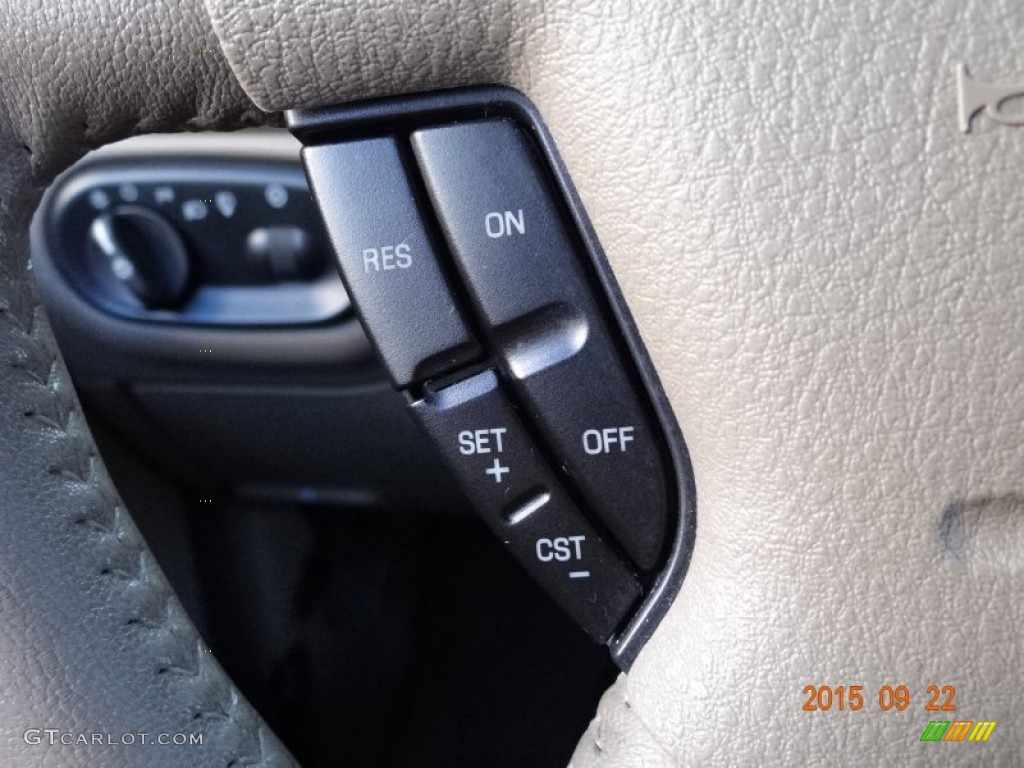 2005 Explorer Eddie Bauer 4x4 - Oxford White / Medium Parchment photo #12