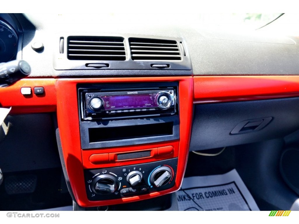 2005 Cobalt LS Coupe - Victory Red / Ebony photo #22