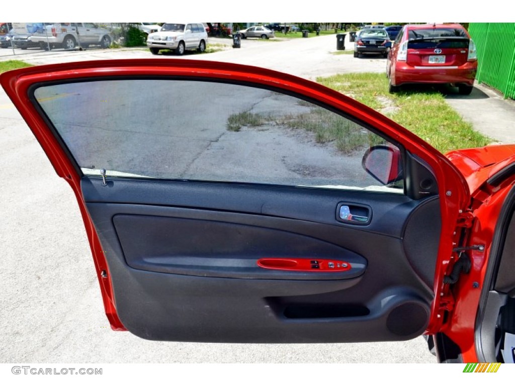 2005 Cobalt LS Coupe - Victory Red / Ebony photo #24