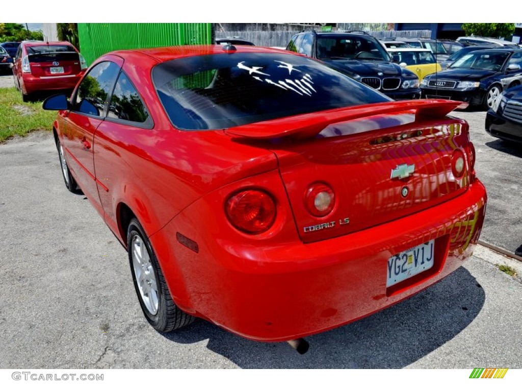 2005 Cobalt LS Coupe - Victory Red / Ebony photo #31