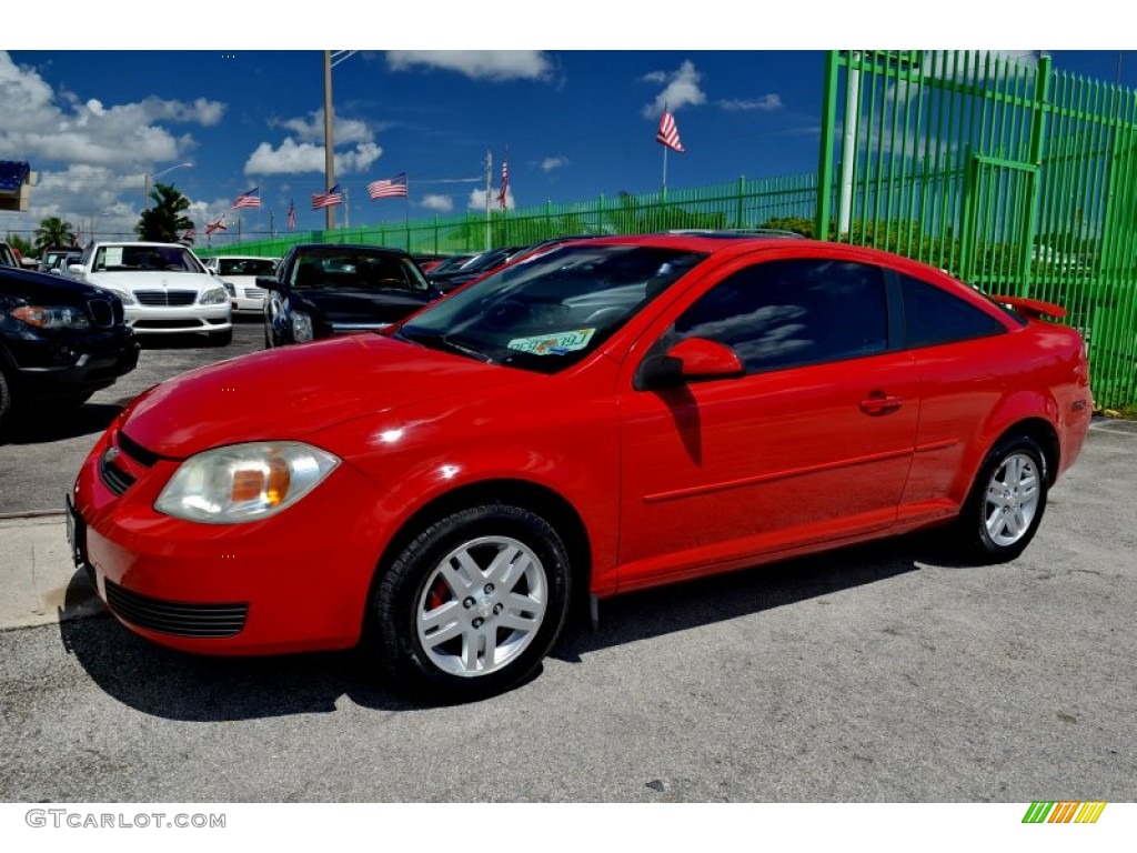 2005 Cobalt LS Coupe - Victory Red / Ebony photo #35