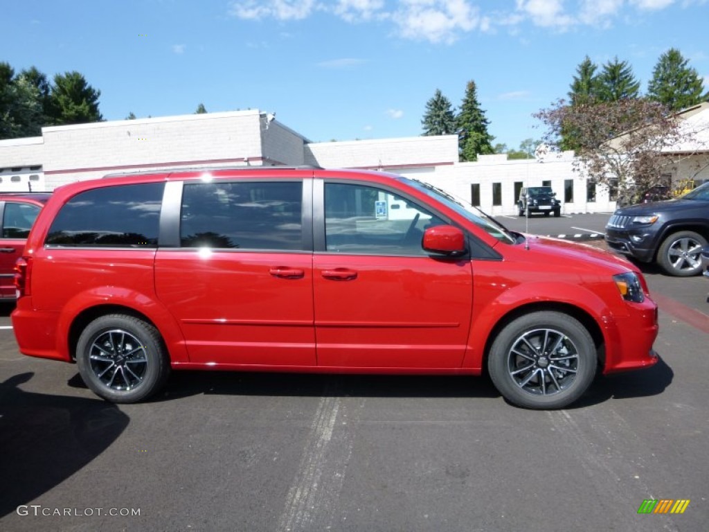 2016 Grand Caravan R/T - Redline 2 Coat Pearl / Black photo #7