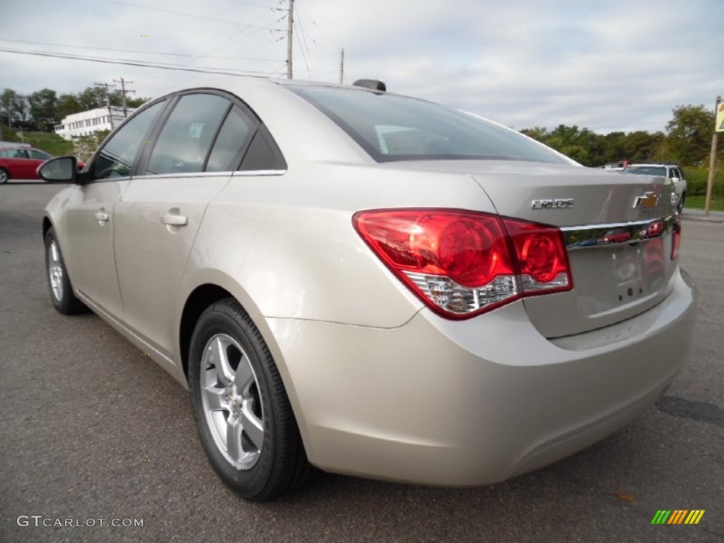 2016 Cruze Limited LT - Champagne Silver Metallic / Jet Black photo #8