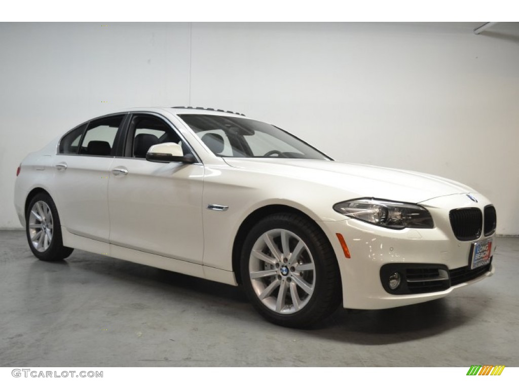 2016 5 Series 528i Sedan - Alpine White / Black photo #2