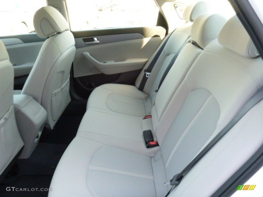 2016 Hyundai Sonata SE Rear Seat Photo #107333180