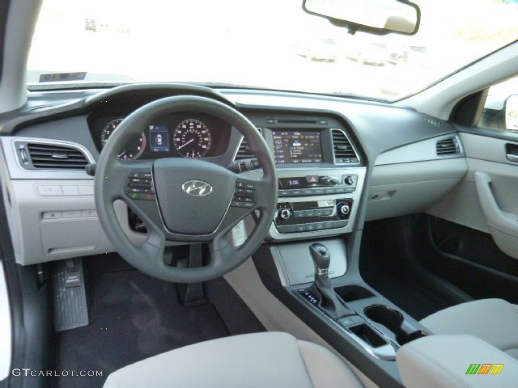 Gray Interior 2016 Hyundai Sonata SE Photo #107333198