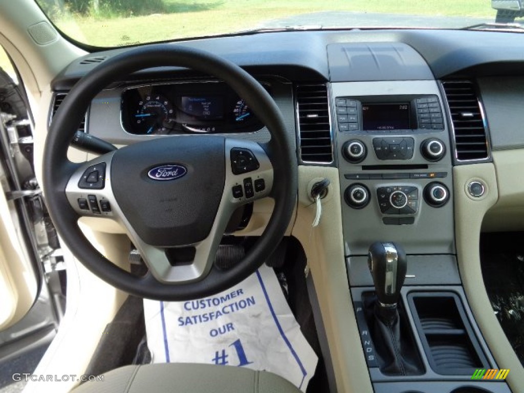 2015 Ford Taurus SE Dune Dashboard Photo #107335649