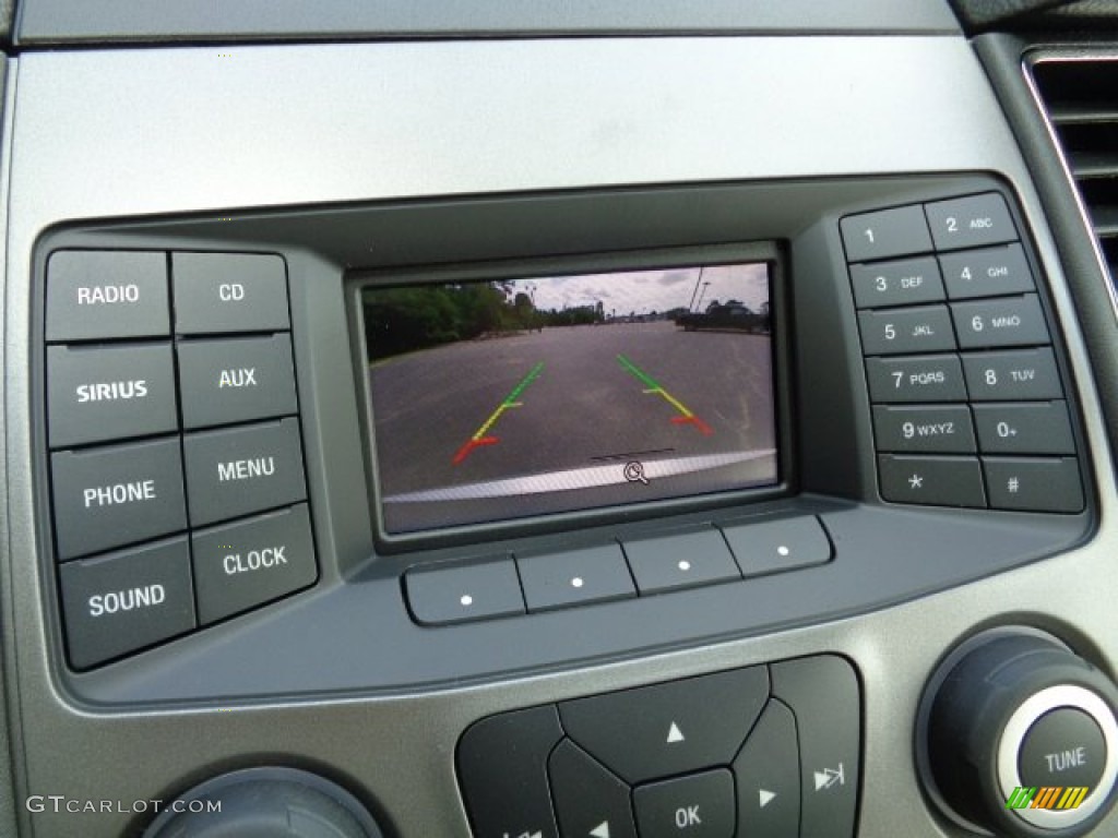 2015 Ford Taurus SE Controls Photo #107335739