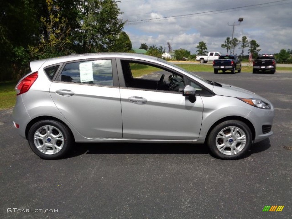 2015 Fiesta SE Hatchback - Ingot Silver Metallic / Charcoal Black photo #2