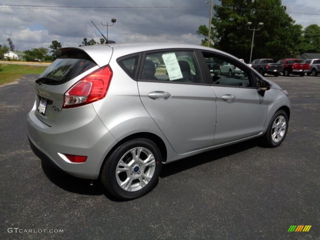 2015 Fiesta SE Hatchback - Ingot Silver Metallic / Charcoal Black photo #3