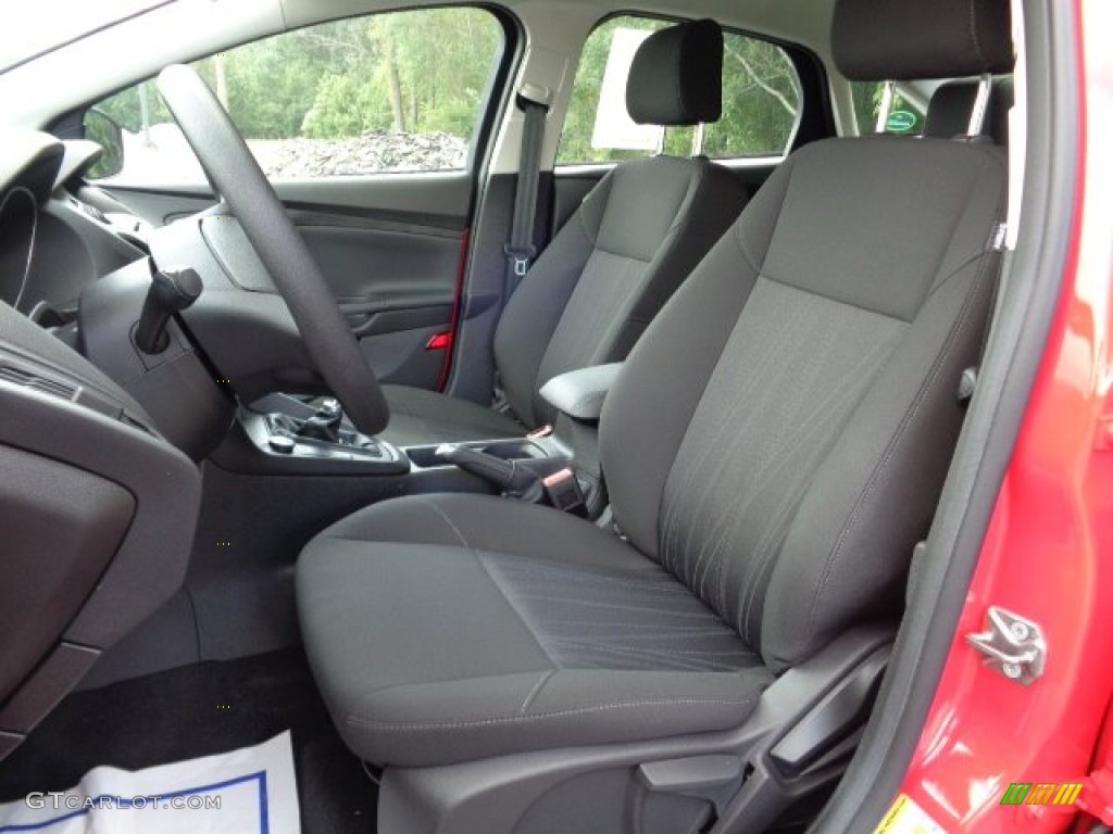 2015 Ford Focus SE Sedan Front Seat Photo #107336438
