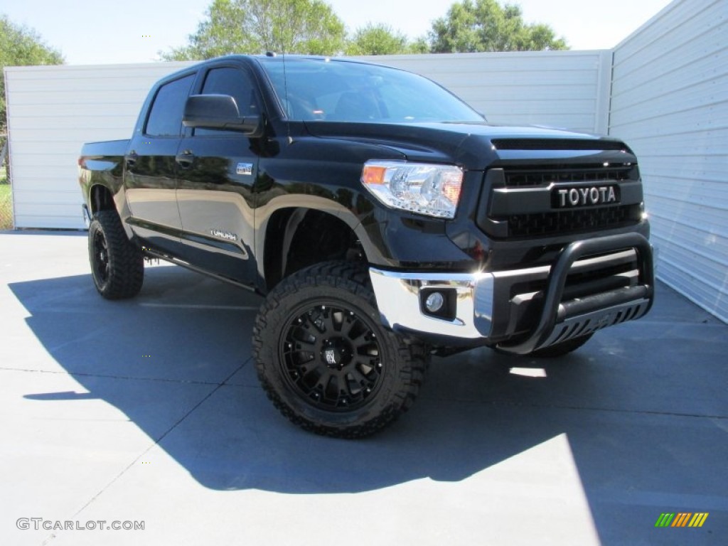 2016 Tundra SR5 CrewMax 4x4 - Black / Graphite photo #1