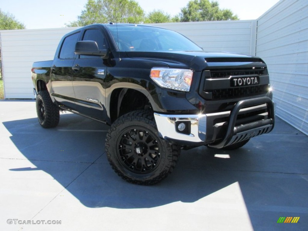 2016 Tundra SR5 CrewMax 4x4 - Black / Graphite photo #2