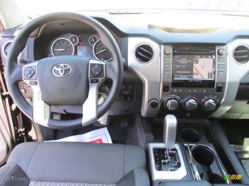 2016 Tundra SR5 CrewMax 4x4 - Black / Graphite photo #24