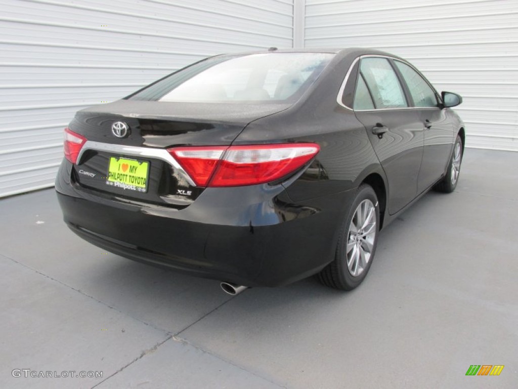 2016 Camry XLE - Midnight Black Metallic / Black photo #4