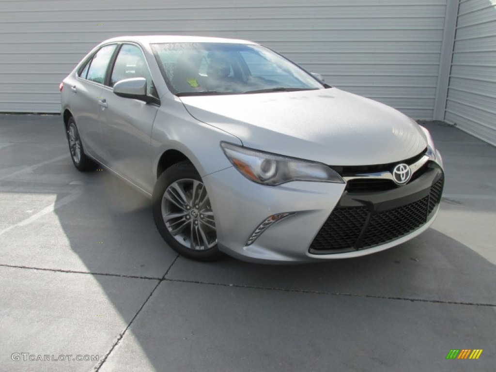 Celestial Silver Metallic 2016 Toyota Camry SE Exterior Photo #107337986