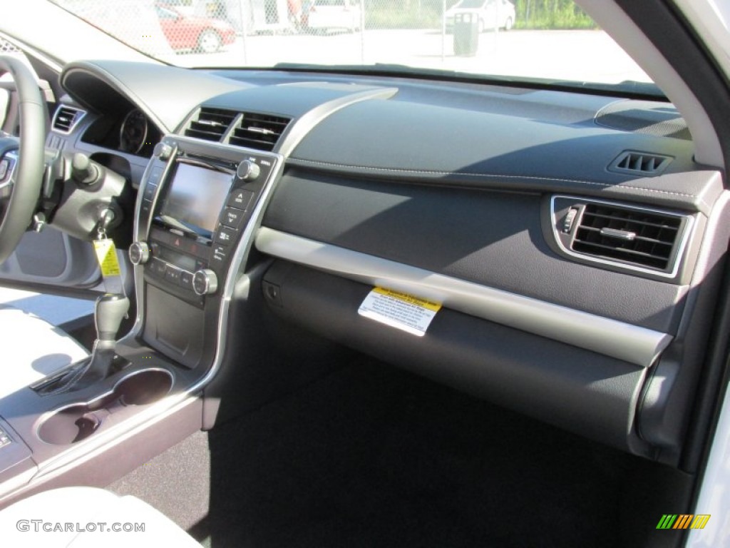 2016 Camry XSE - Blizzard White Pearl / Ash photo #16