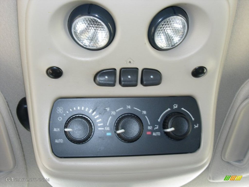 2005 Suburban 1500 LT 4x4 - Dark Gray Metallic / Tan/Neutral photo #24