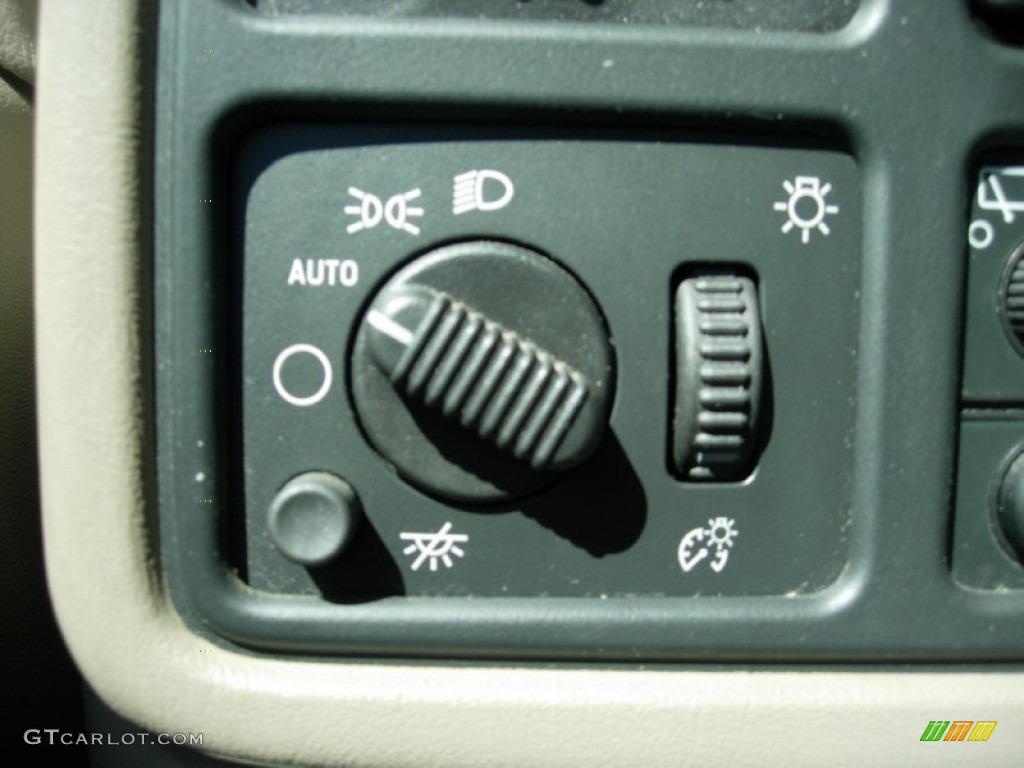 2005 Suburban 1500 LT 4x4 - Dark Gray Metallic / Tan/Neutral photo #25