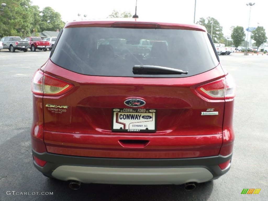 2016 Escape SE - Ruby Red Metallic / Charcoal Black photo #4