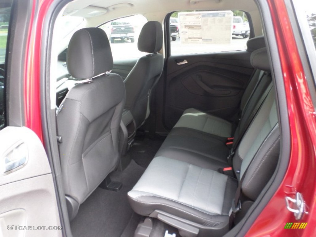 2016 Escape SE - Ruby Red Metallic / Charcoal Black photo #16