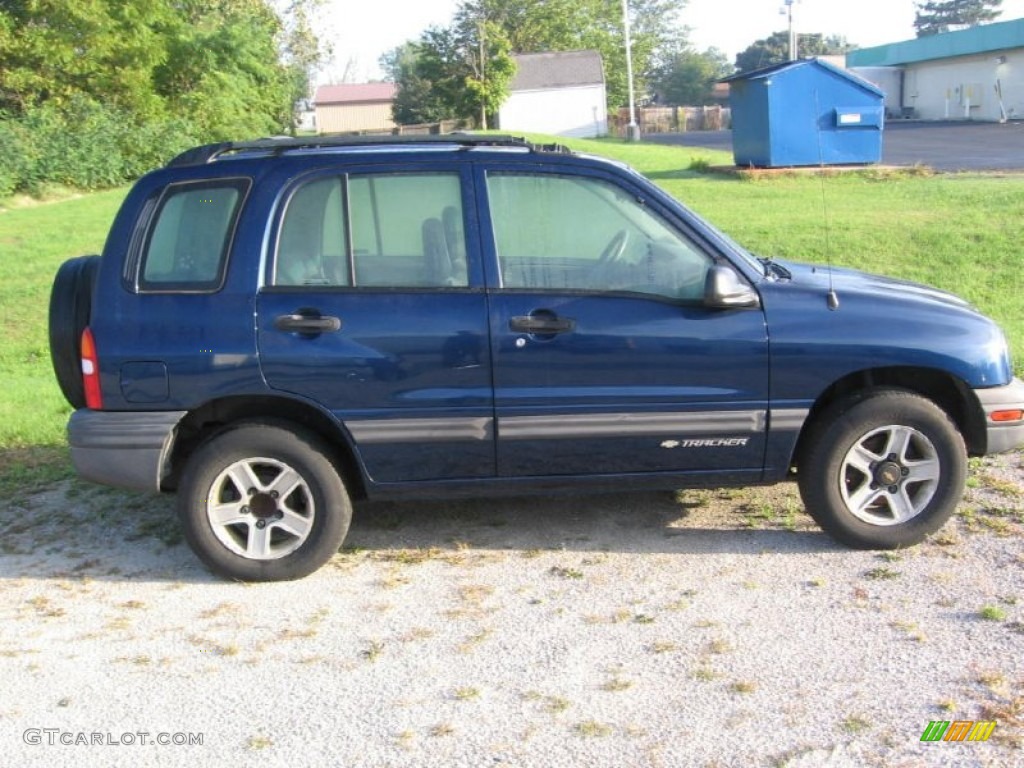 2002 Tracker 4WD Hard Top - Indigo Blue Metallic / Medium Gray photo #7