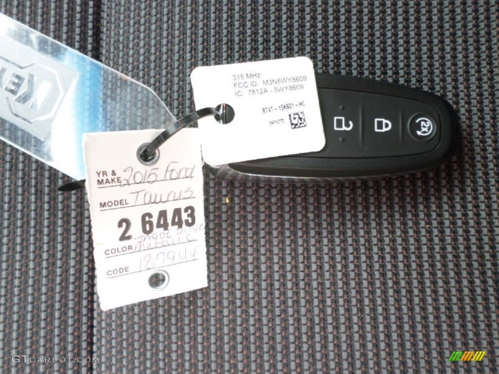 2015 Taurus SEL - Ingot Silver Metallic / Charcoal Black photo #29