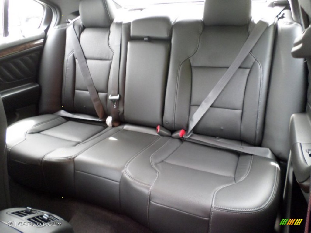 2015 Taurus Limited - Ruby Red Metallic / Charcoal Black photo #15