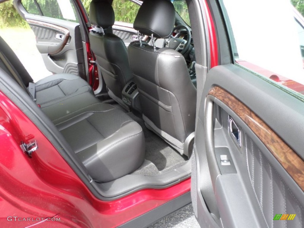 2015 Taurus Limited - Ruby Red Metallic / Charcoal Black photo #18