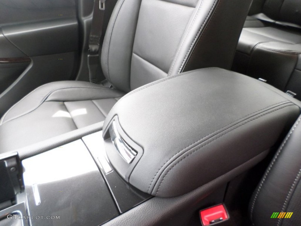 2015 Taurus Limited - Ruby Red Metallic / Charcoal Black photo #25