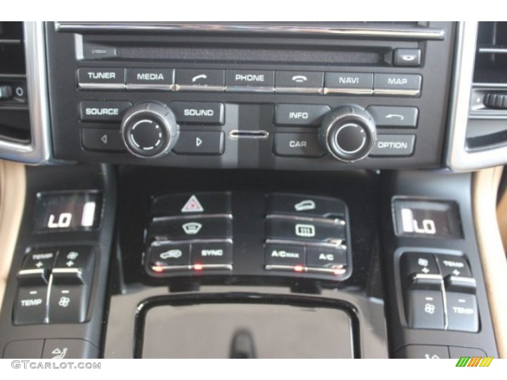 2016 Porsche Cayenne Diesel Controls Photo #107358298