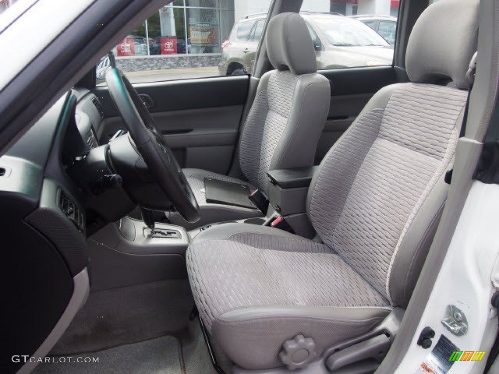 2003 Forester 2.5 XS - Aspen White / Gray photo #6