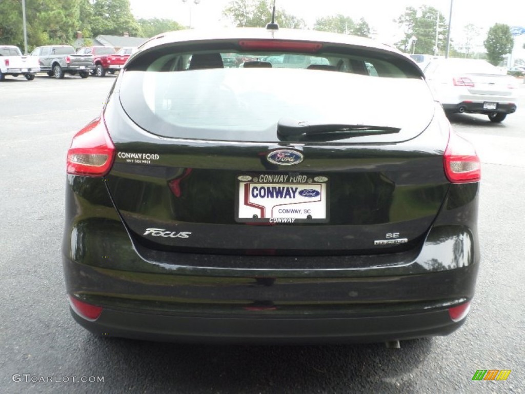 2015 Focus SE Hatchback - Tuxedo Black Metallic / Charcoal Black photo #4