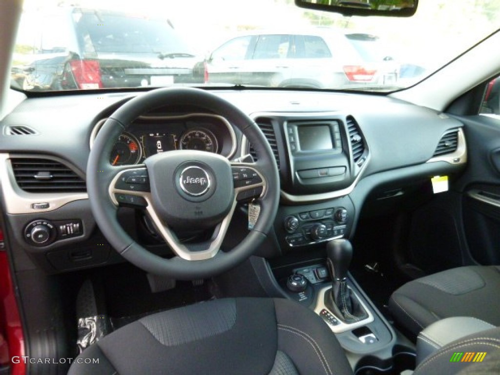 Black Interior 2016 Jeep Cherokee Latitude 4x4 Photo #107371681