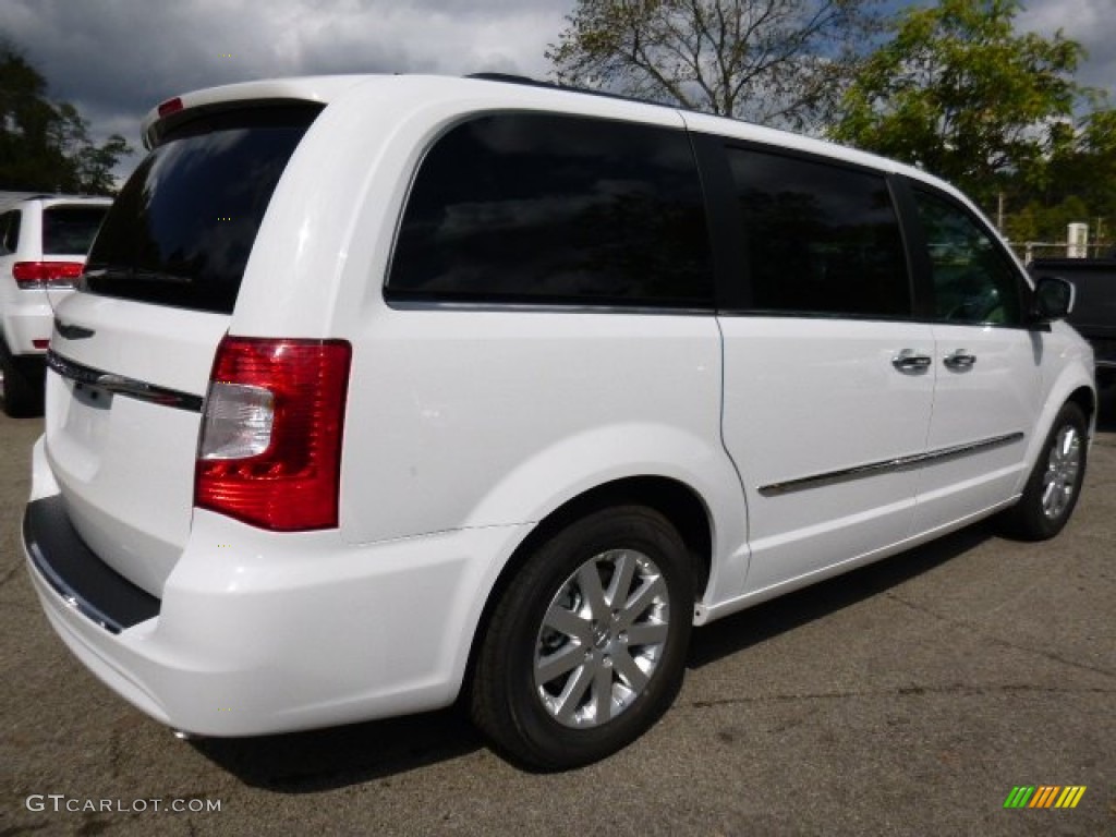 2016 Town & Country Touring - Bright White / Black/Light Graystone photo #5