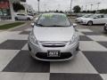 Ingot Silver - Fiesta SE Sedan Photo No. 2